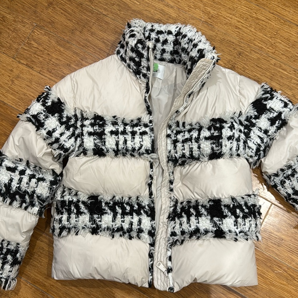 Down Jacket - Picture 2 of 4